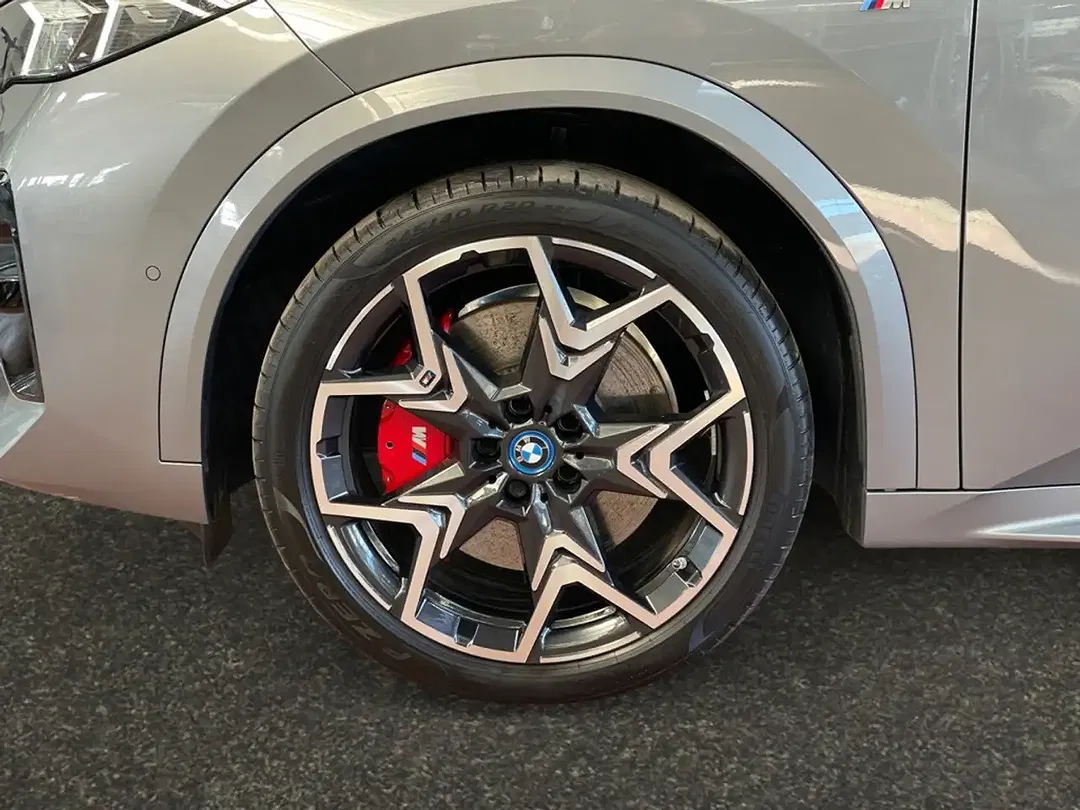 BMW iX2 M Sport - Thumbnail 5