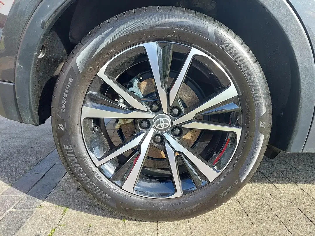 Toyota C-HR Hybrid Plus - Thumbnail 18