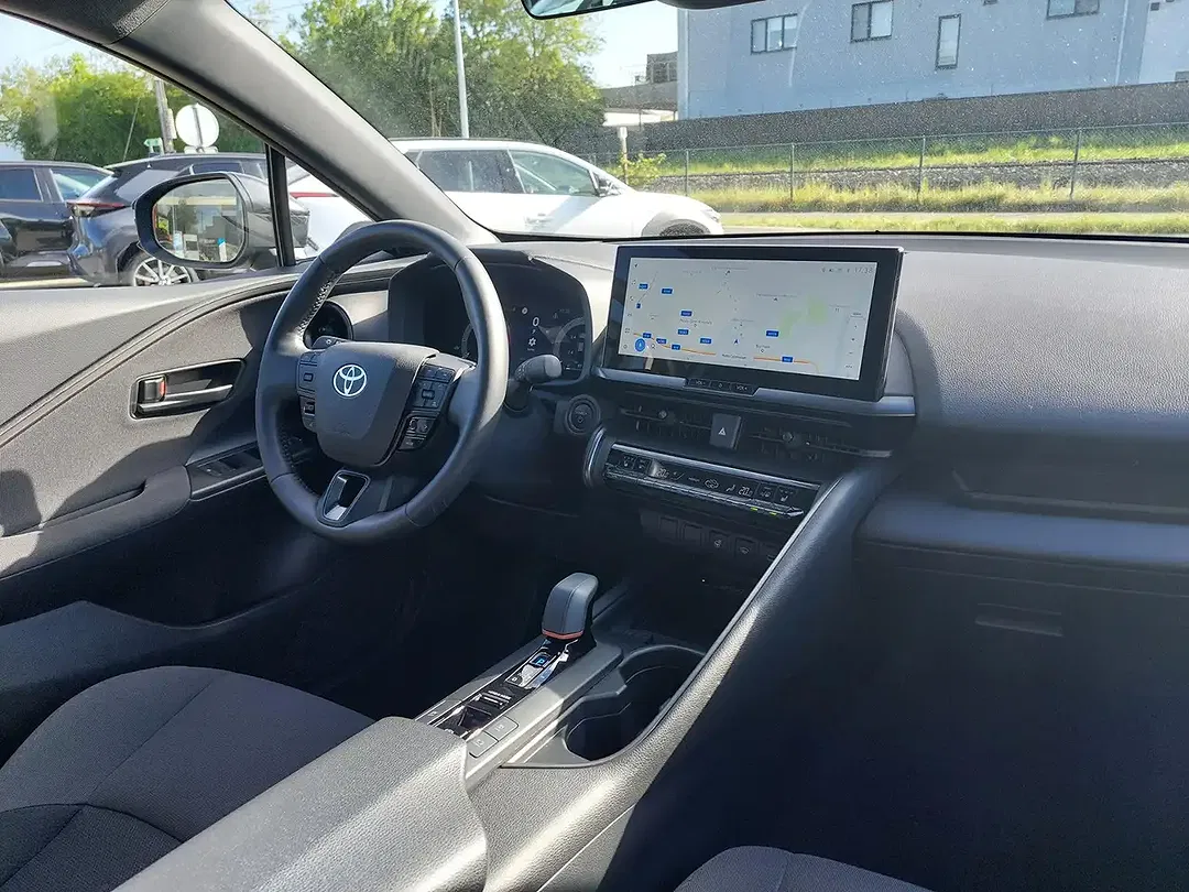 Toyota C-HR Hybrid Plus - Thumbnail 25