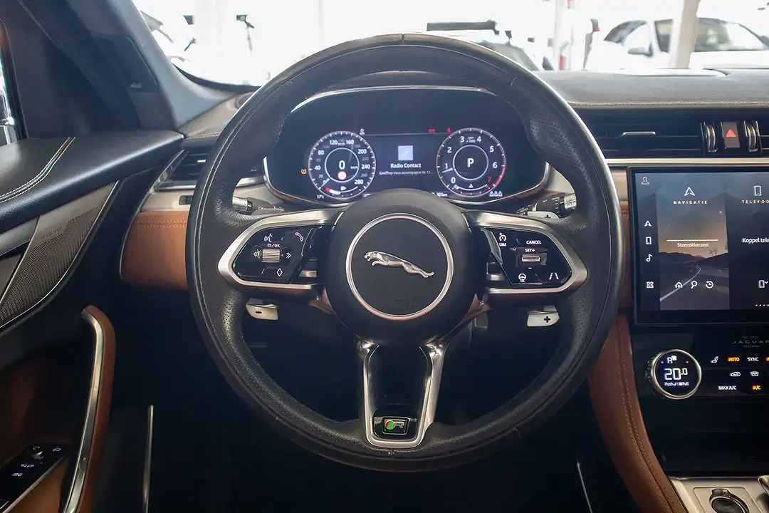 Jaguar F-Pace R-Dynamic - Thumbnail 10