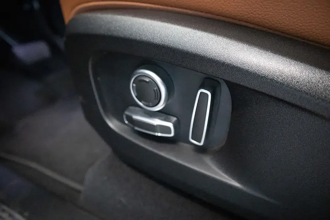 Jaguar F-Pace R-Dynamic - Thumbnail 13