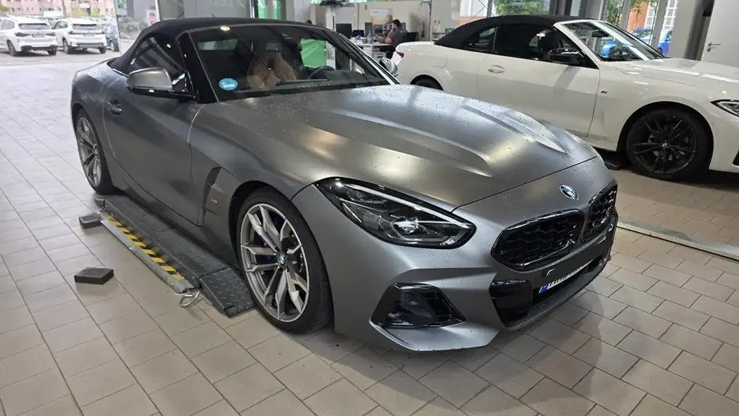 BMW Z4 M40i Roadster - Thumbnail 4