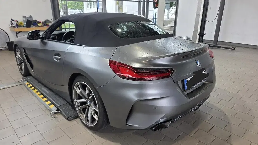 BMW Z4 M40i Roadster - Thumbnail 5