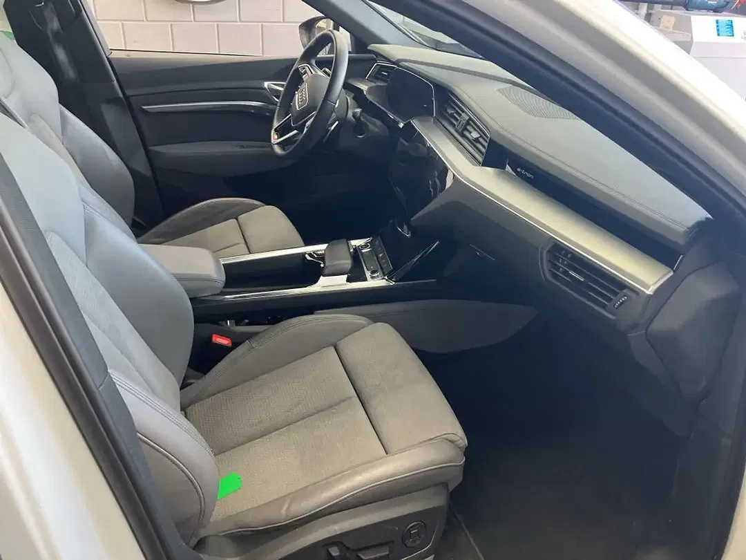 Audi e-tron 55 S line - Thumbnail 7