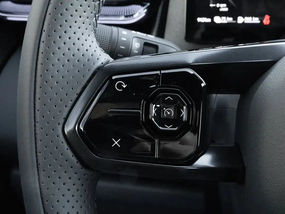 Lynk & Co 08 - Thumbnail 11