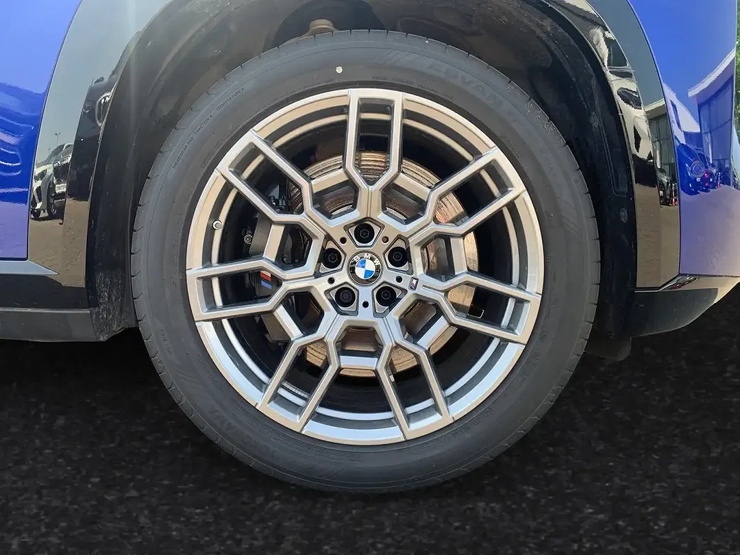 BMW XM - Thumbnail 3