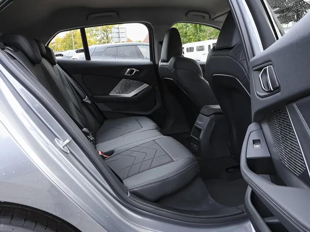 BMW 118 - Thumbnail 9