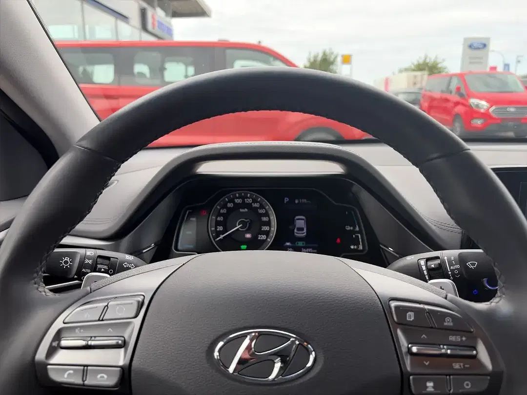 Hyundai IONIQ PHEV - Thumbnail 11