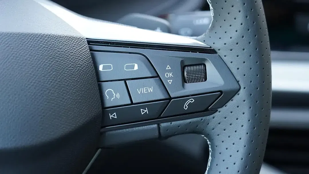 SEAT Arona 1.5 TSI DSG FR - Thumbnail 9