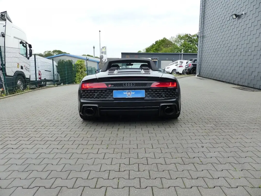 Audi R8 5.2 FSI performance - Thumbnail 8