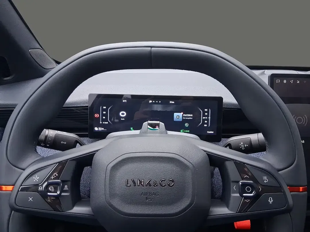 Lynk & Co 02 - Thumbnail 13