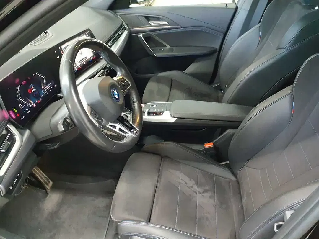 BMW iX1 xDrive M - foto 2