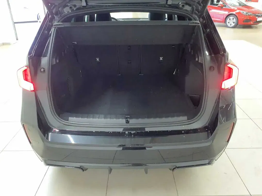 BMW iX1 xDrive M - Thumbnail 5