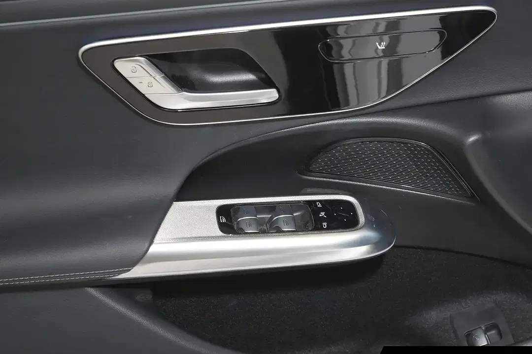 Mercedes-Benz E 200 AMG Night - Thumbnail 14