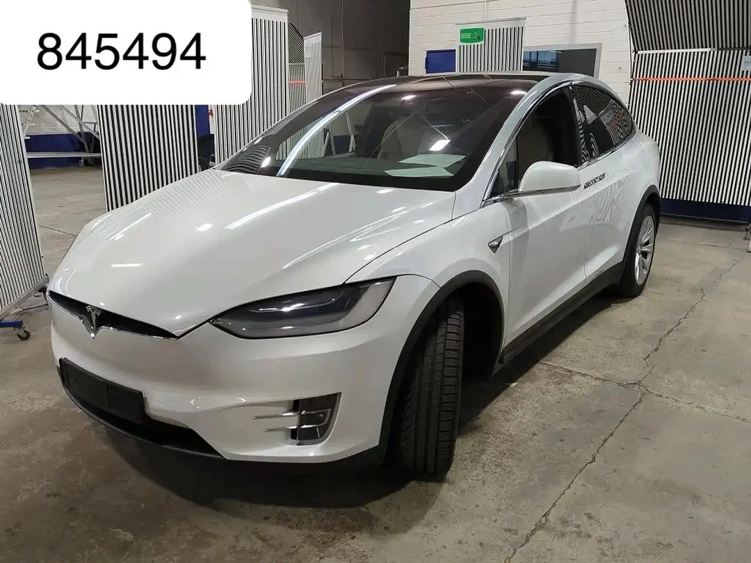 Tesla Model X - Afbeelding 1
