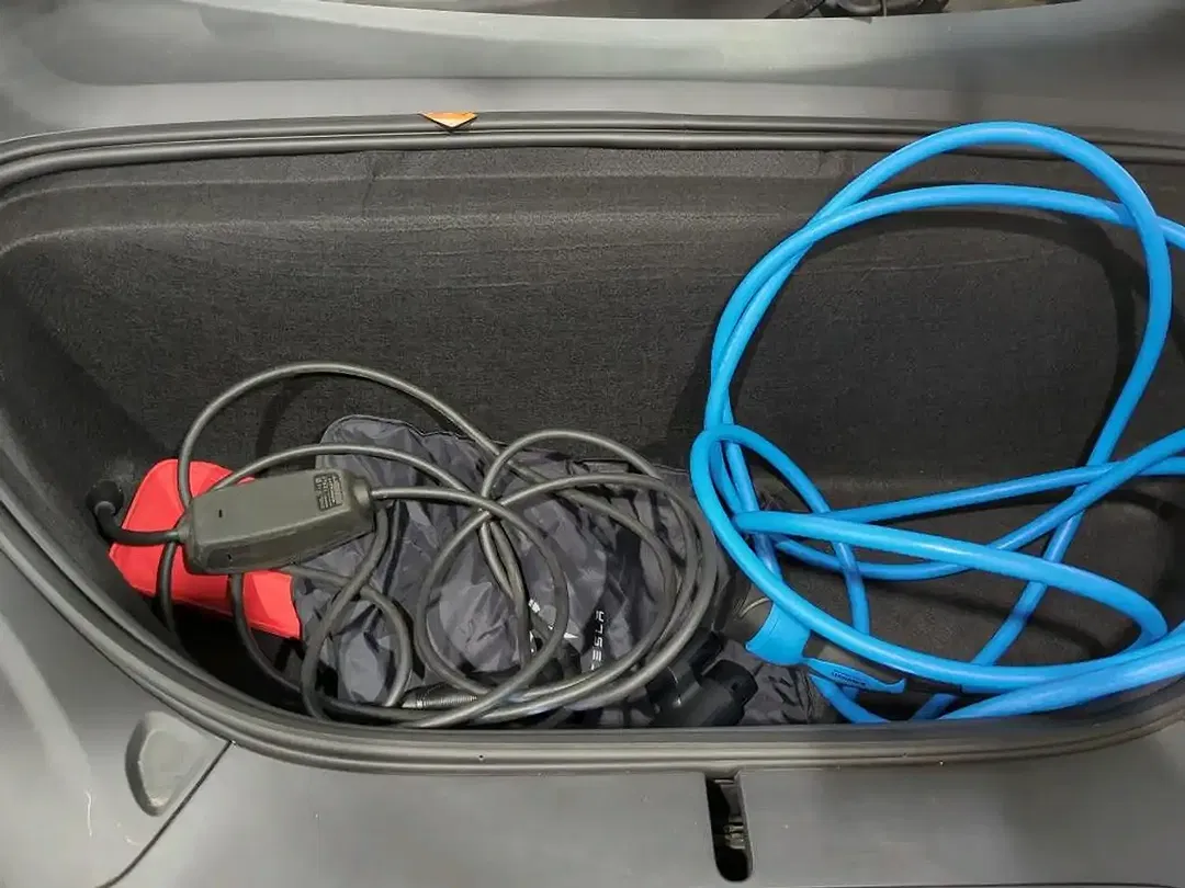 Tesla Model X - Thumbnail 5