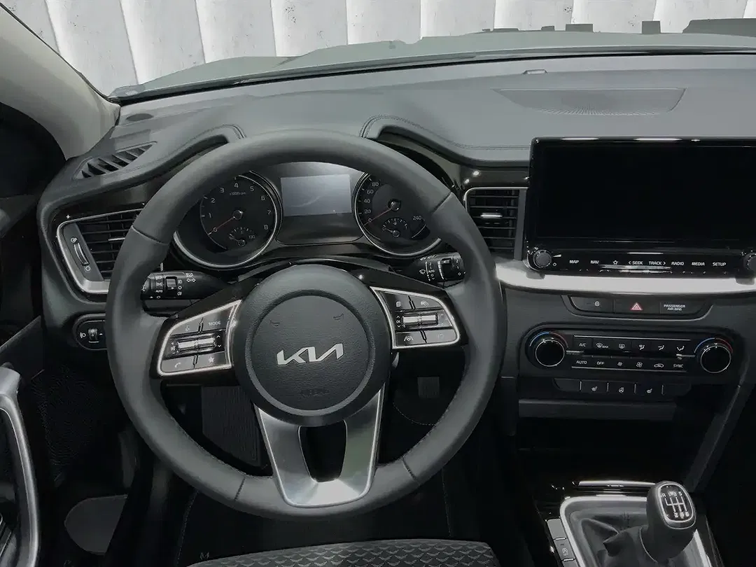 Kia XCeed Vision - Thumbnail 12