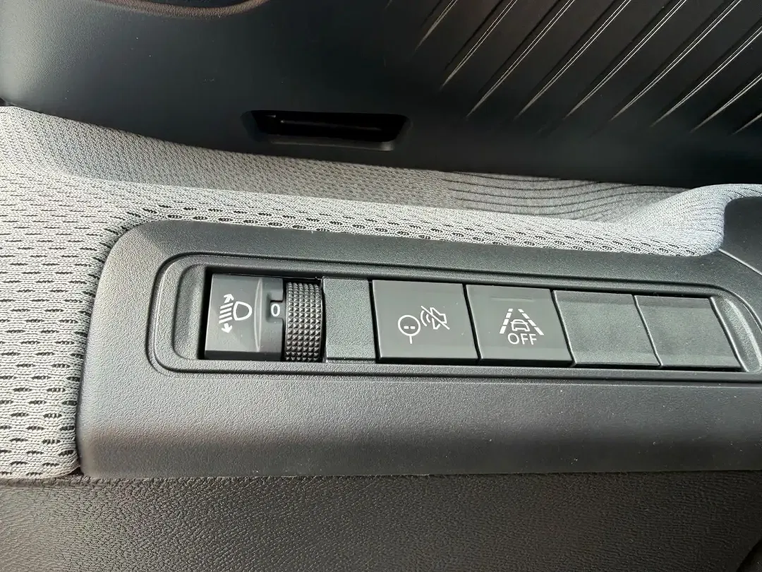Citroen C3 Hybrid Max - Thumbnail 11