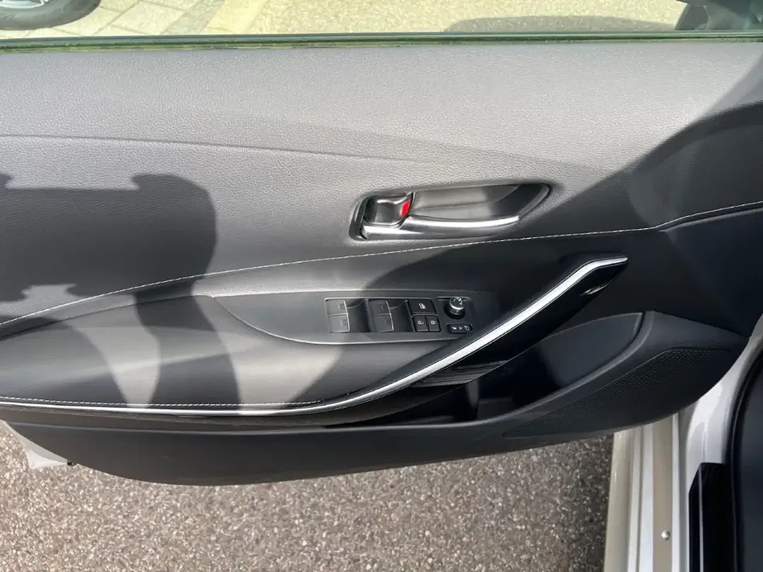 Toyota Corolla Hybrid Lounge - Thumbnail 13
