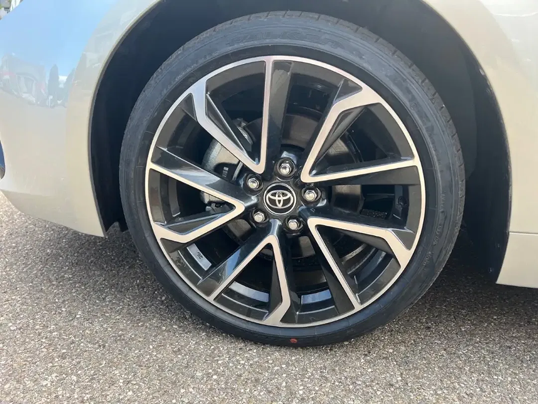 Toyota Corolla Hybrid Lounge - Thumbnail 8