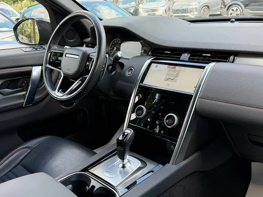Land Rover Discovery Sport 4x4 R-Dynamic - Thumbnail 5