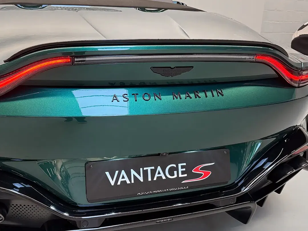 Aston Martin Vantage S Roadster - Thumbnail 14
