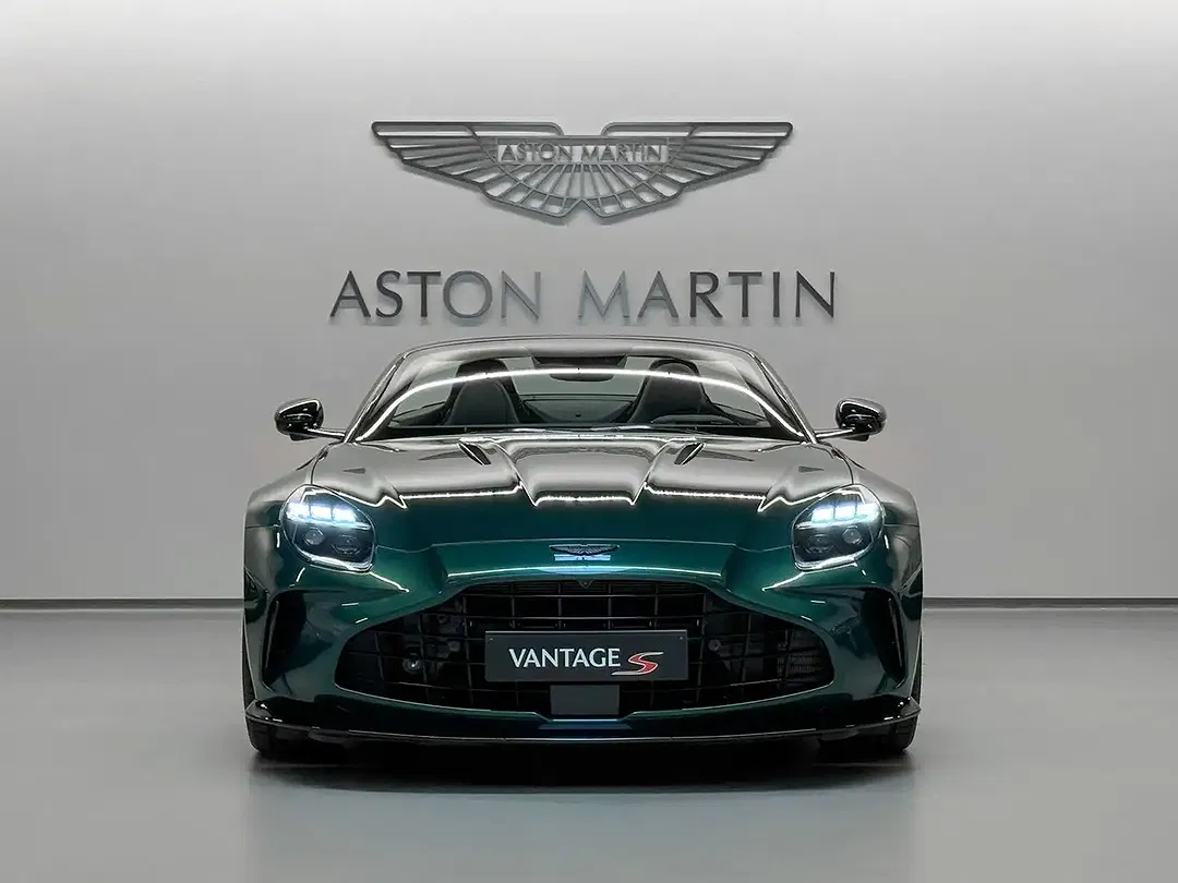 Aston Martin Vantage S Roadster - Thumbnail 3