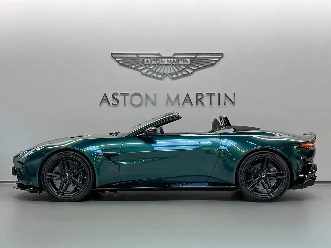 Aston Martin Vantage S Roadster - Thumbnail 4