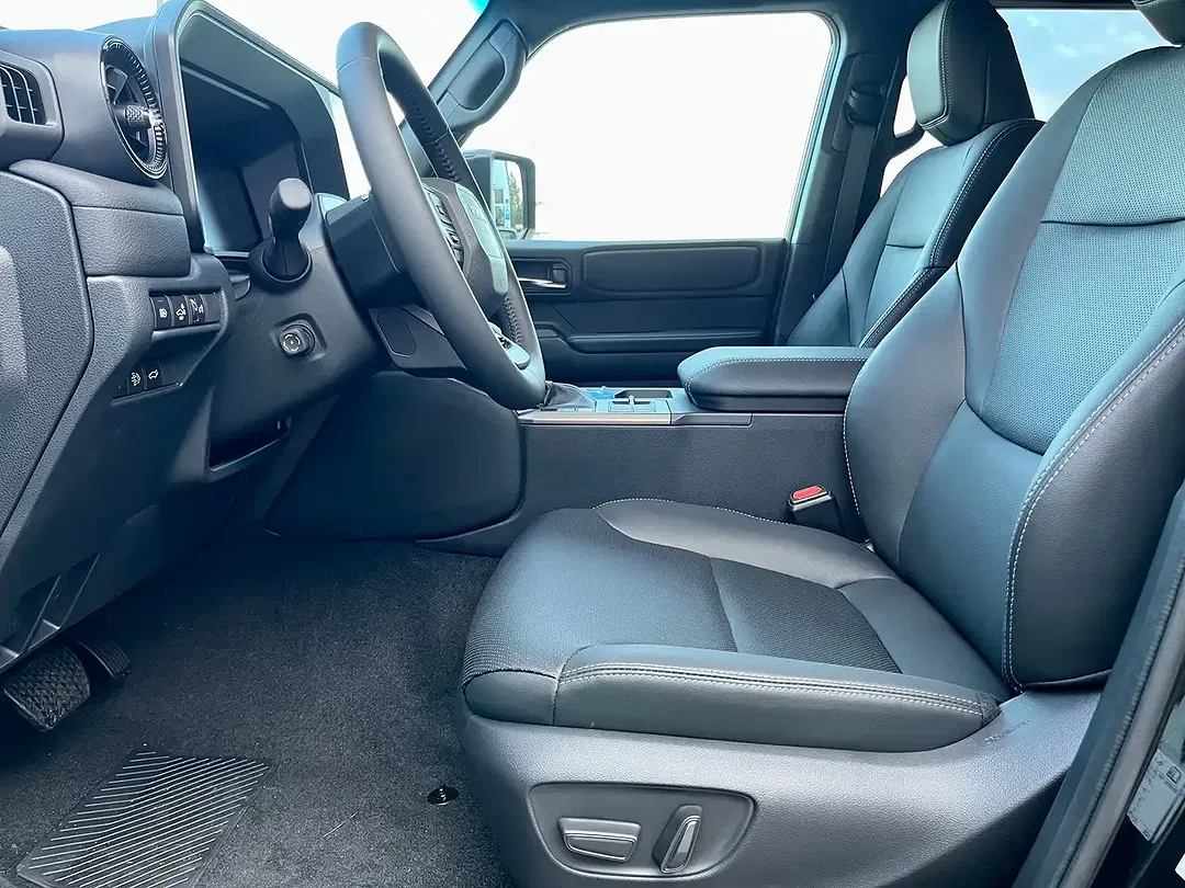 Toyota Land Cruiser 2.8 Hybrid 4x4 Executive - Thumbnail 10