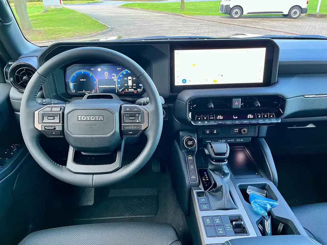 Toyota Land Cruiser 2.8 Hybrid 4x4 Executive - Thumbnail 14