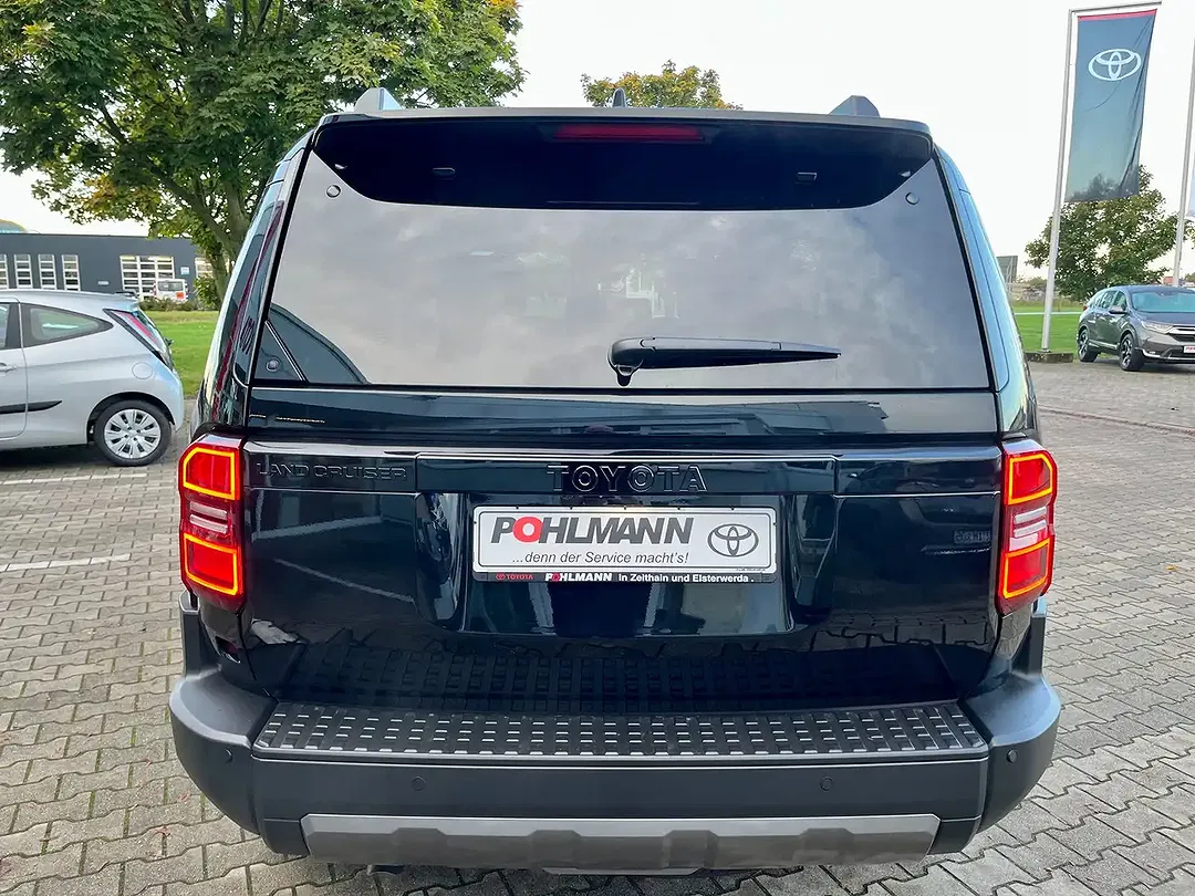 Toyota Land Cruiser 2.8 Hybrid 4x4 Executive - Thumbnail 4