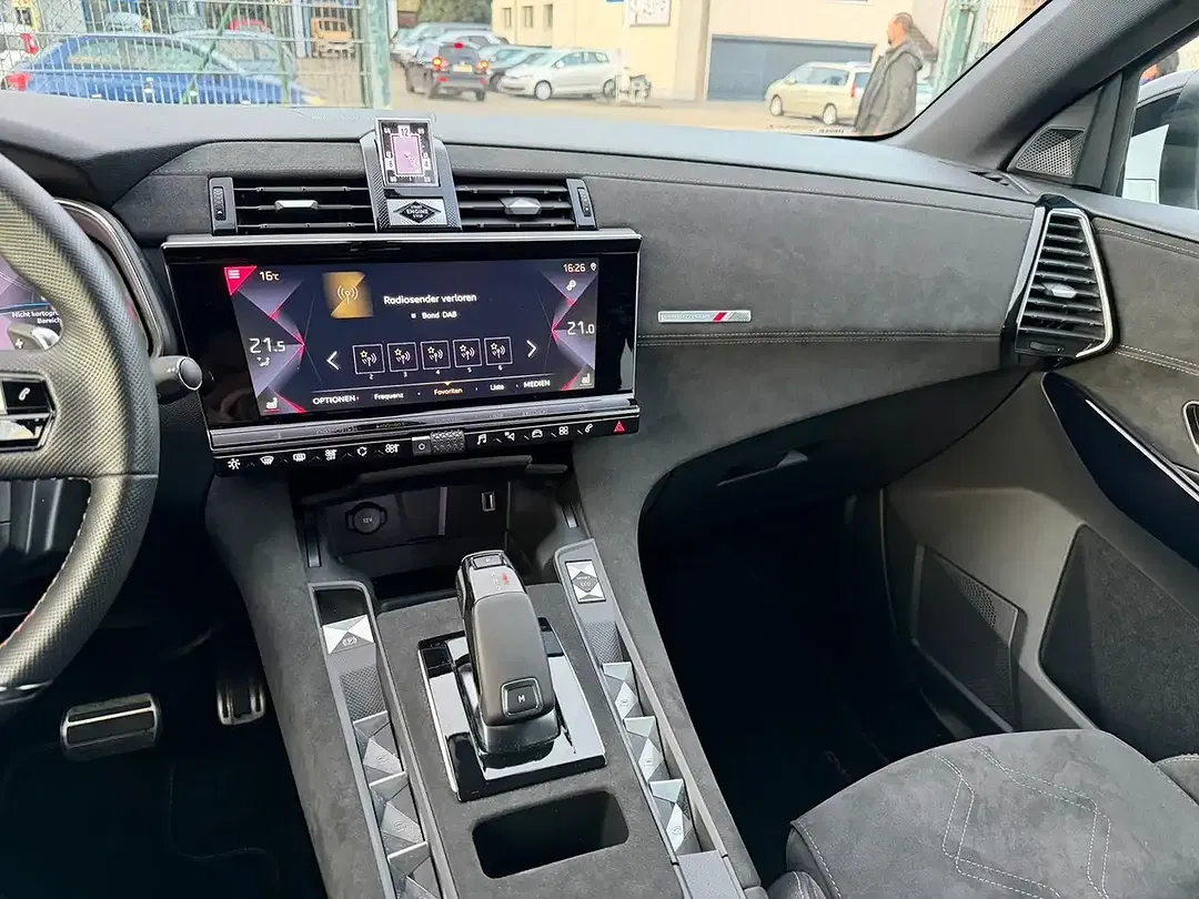 DS Automobiles DS 7 Crossback - Thumbnail 7