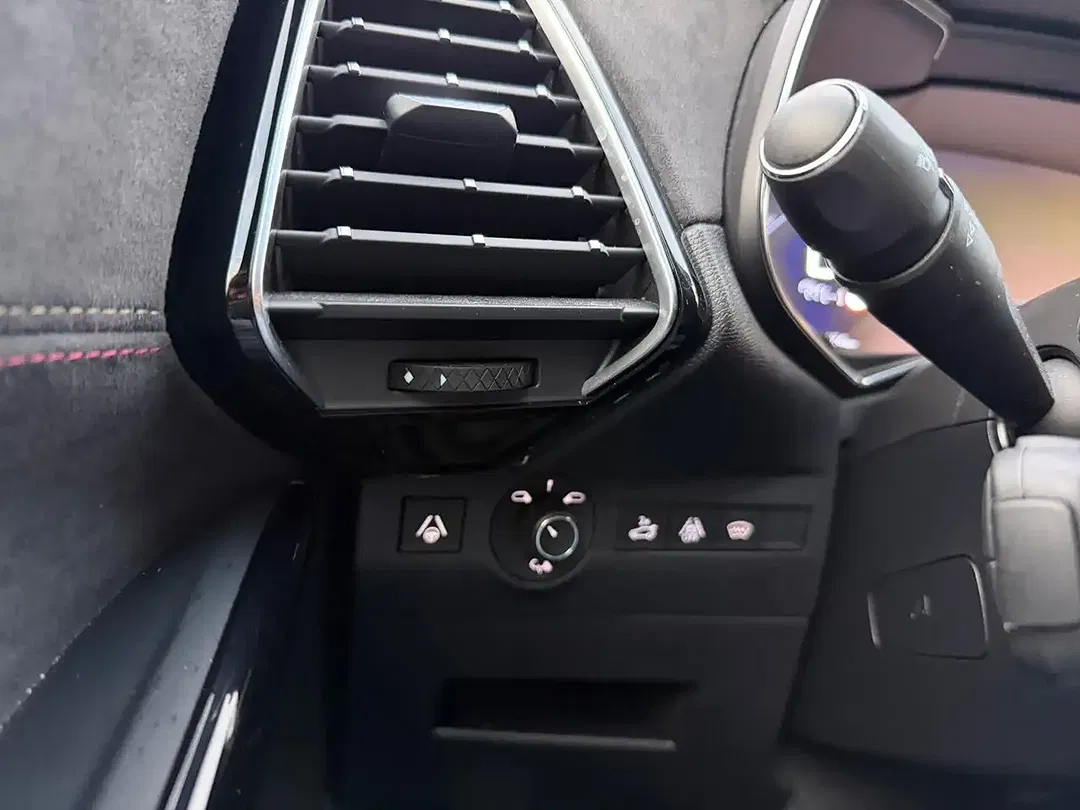 DS Automobiles DS 7 Crossback - Thumbnail 9