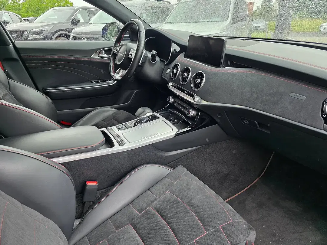 Kia Stinger 3.3 T-GDI AWD GT - Thumbnail 9