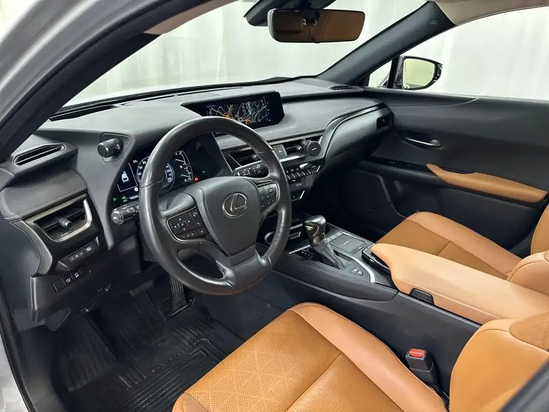 Lexus UX 250h - Thumbnail 18