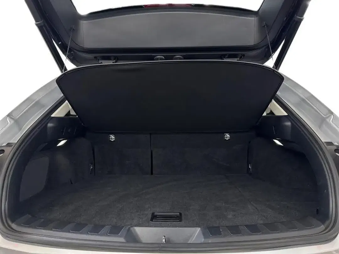 Lexus UX 250h - Thumbnail 9
