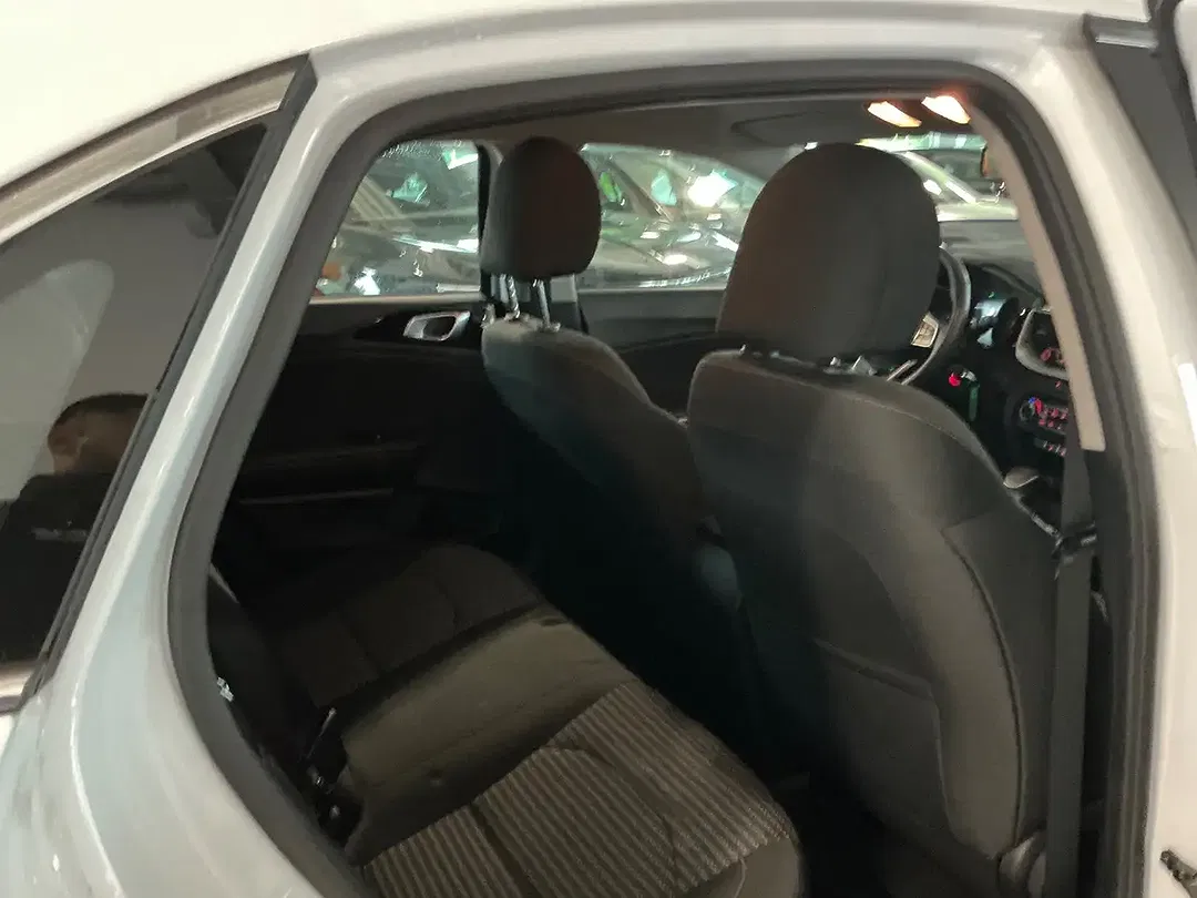 Kia Ceed / cee'd 1.5 T-GDI Vision - Thumbnail 10