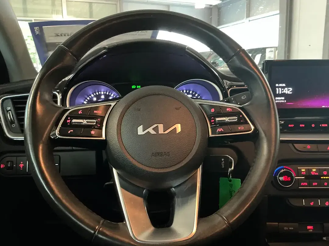 Kia Ceed / cee'd 1.5 T-GDI Vision - Thumbnail 13