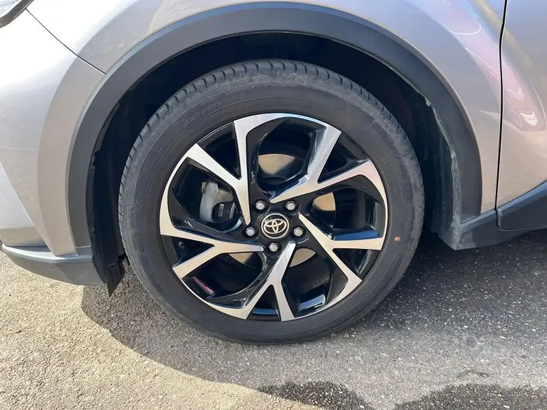 Toyota C-HR - Thumbnail 3