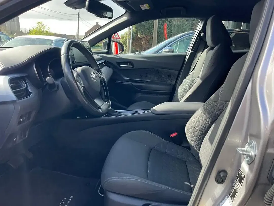 Toyota C-HR - Thumbnail 7