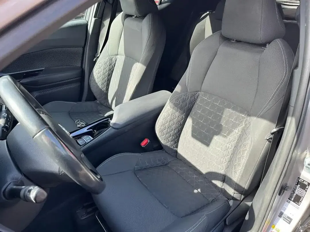 Toyota C-HR - Thumbnail 8