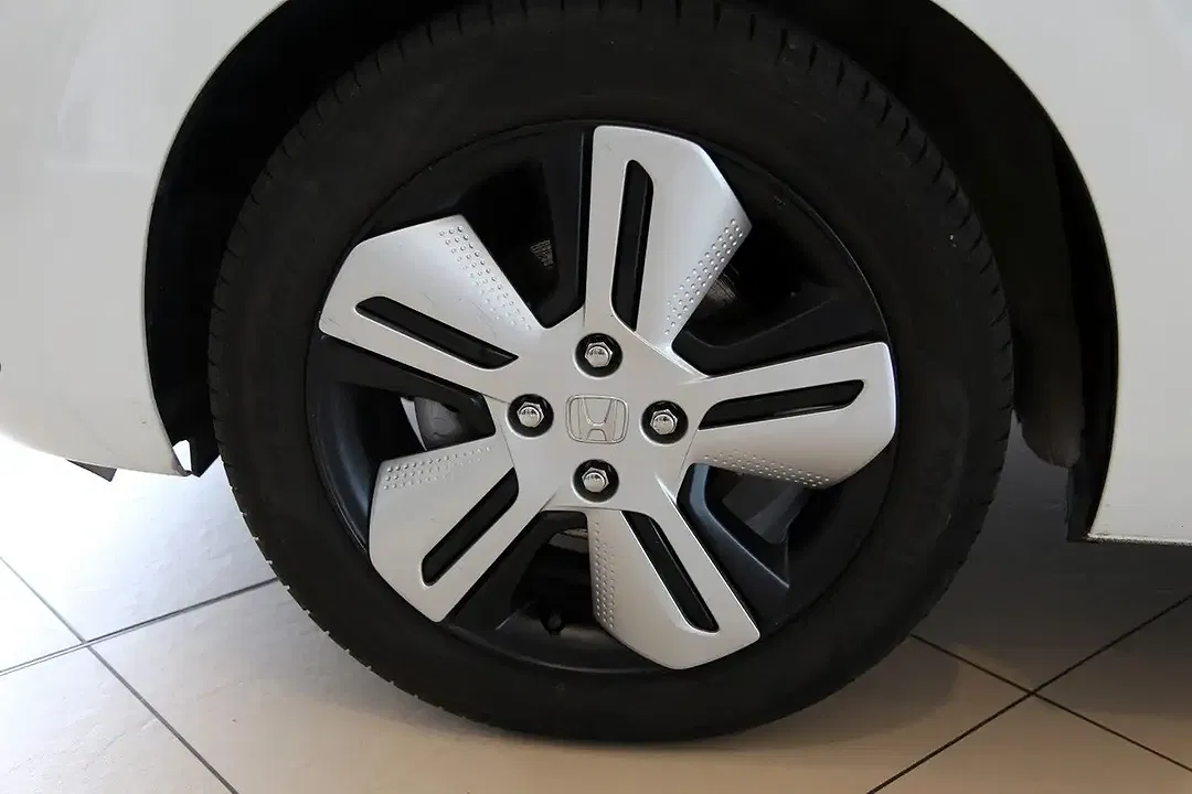 Honda Jazz 1.5 i-MMD Hybrid Executive - Thumbnail 4