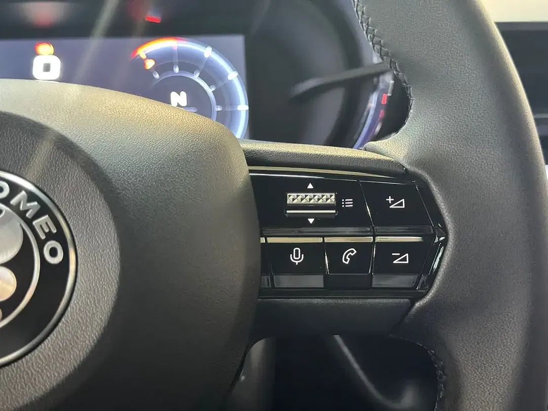 Alfa Romeo Junior 1.2 VGT Ibrida - foto 14