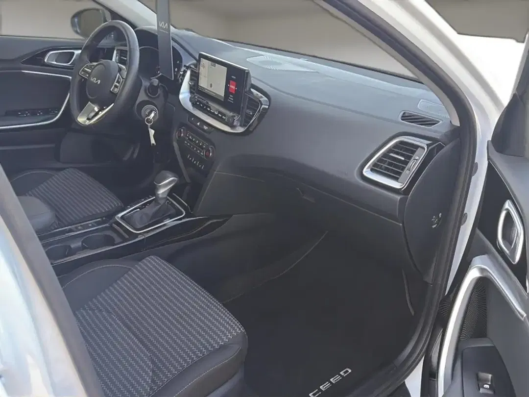 Kia Ceed / cee'd 1.5 DCT Spirit - Thumbnail 14