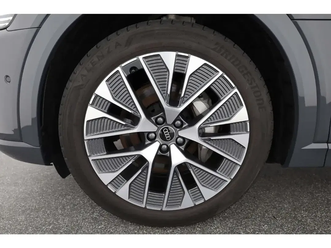 Audi Q8 e-tron - Thumbnail 22