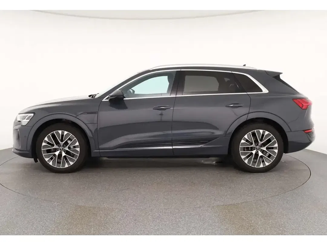 Audi Q8 e-tron - Thumbnail 4