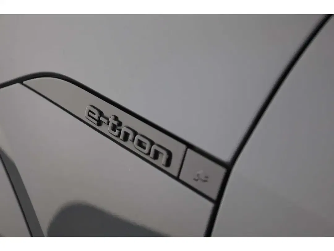 Audi Q8 e-tron - Thumbnail 8