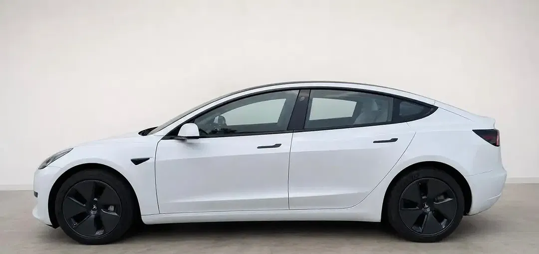 Tesla Model 3 RWD Standard Range Plus - foto 2
