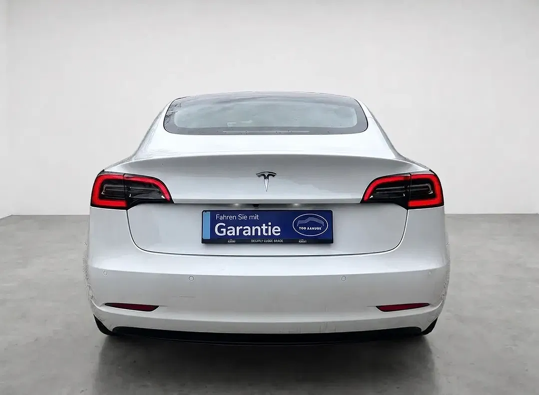 Tesla Model 3 RWD Standard Range Plus - Thumbnail 4