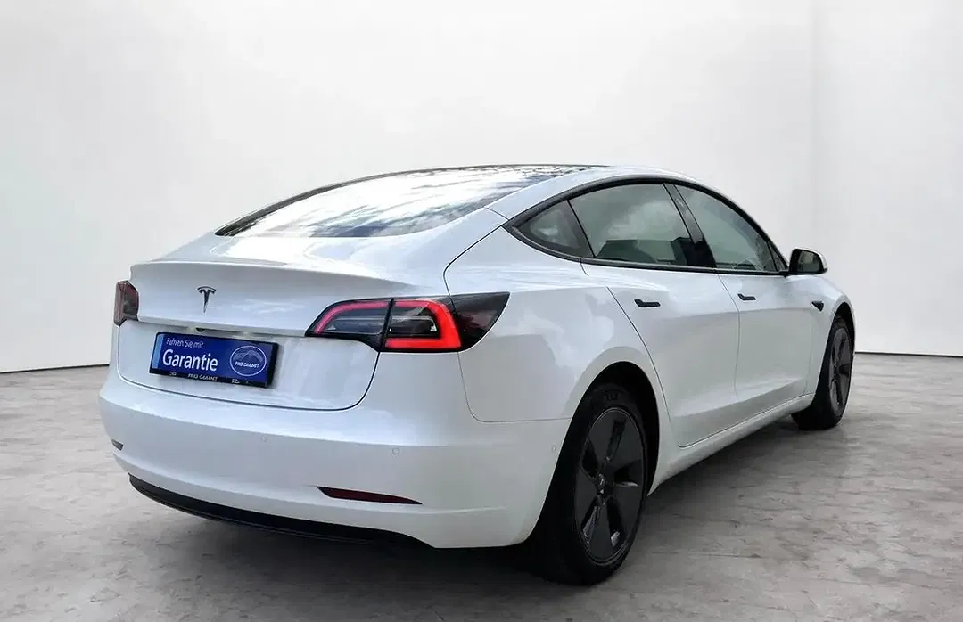 Tesla Model 3 RWD Standard Range Plus - Thumbnail 5